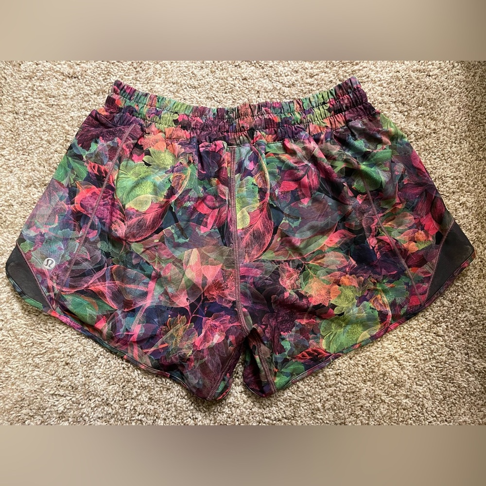 NWOT Lululemon Hotty Hot 4” Short - Picture 5 of 5